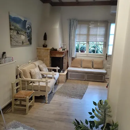 Amethyst, Luxury House Nearby Delphi Apartment *